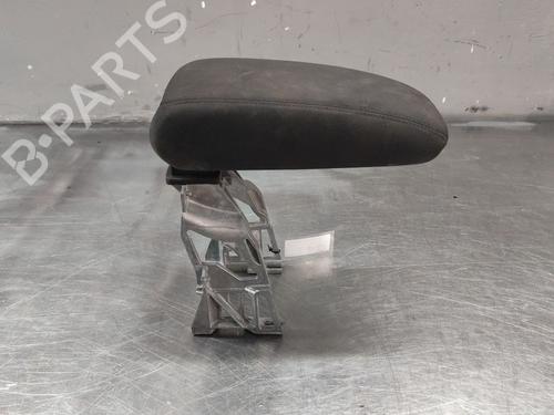 Used Armrest / Center console Armrest / Center console AUDI Q3 (F3B) 35 TDI quattro (150 hp) 33571573 33571573