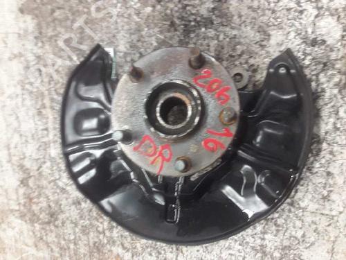 Used Right front steering knuckle TOYOTA AVENSIS (_T25_) 2.2 D-4D (ADT251_, ADT251R) (150 hp) 21462607