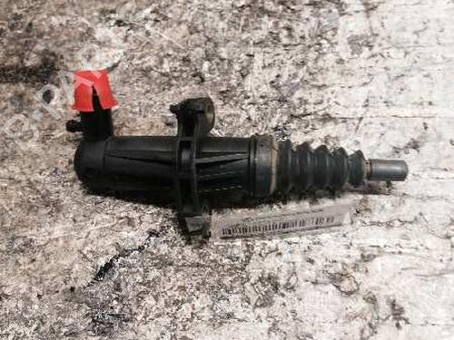 Used Clutch slave cylinder CITROËN JUMPER I Bus (244, Z_) 2.0 HDi (84 hp) 21475680