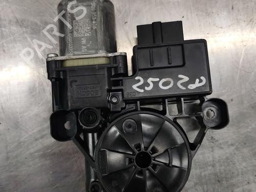 Motor do elevador de vidro trás direito VW T-ROC (A11, D11) 1.5 TSI (150 hp) 30006957