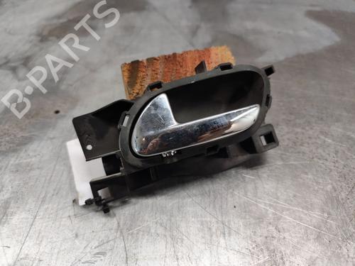 Used Front left interior door handle Front left interior door handle 21466677 21466677