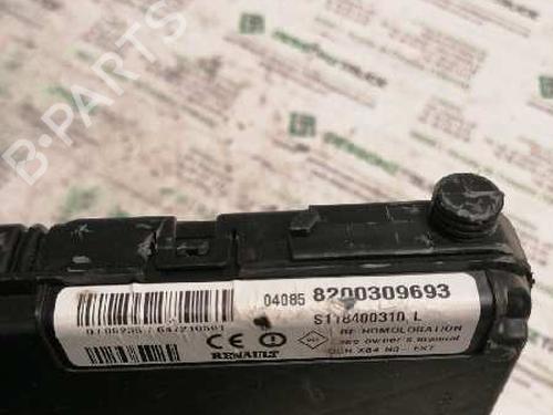 Fuse box RENAULT SCÉNIC II (JM0/1_)  | BP21475044E1 