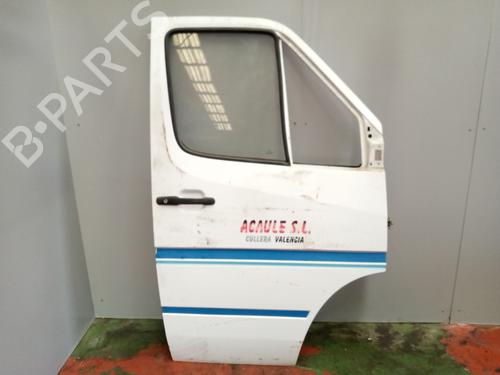 Used Right front door MERCEDES-BENZ SPRINTER 4-t Van (B904) 416 CDI (156 hp) 28510712