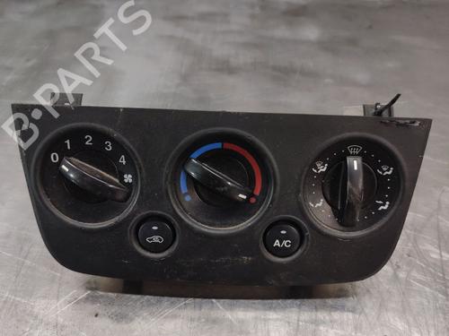Used Climate control FORD FIESTA V (JH_, JD_) 1.4 TDCi (68 hp) 30259427