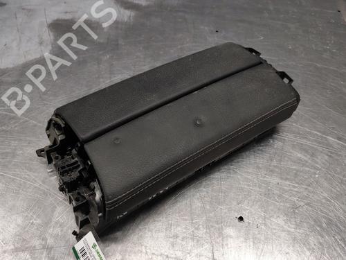 Used Armrest / Center console Armrest / Center console MERCEDES-BENZ GLA (H247) GLA 200 d (247.712) (150 hp) 34195384 34195384