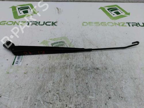 Used Front windshield wiper arm NISSAN TERRANO II (R20) [1992-2007]  21435933