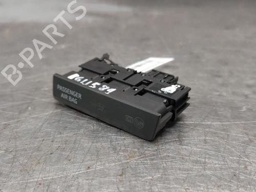 switch-seat-leon-5f1-2012-2013-2014-2015-2016-2017-2018-2019-2020-2021-35776642 main image