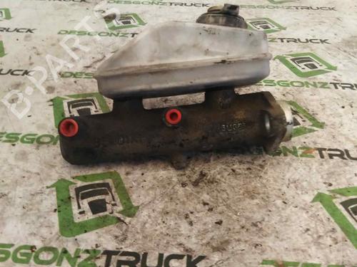 Used Brake master cylinder Brake master cylinder RENAULT TRUCKS B Platform/Chassis 2.8 DTi (122 hp) 40063784 40063784