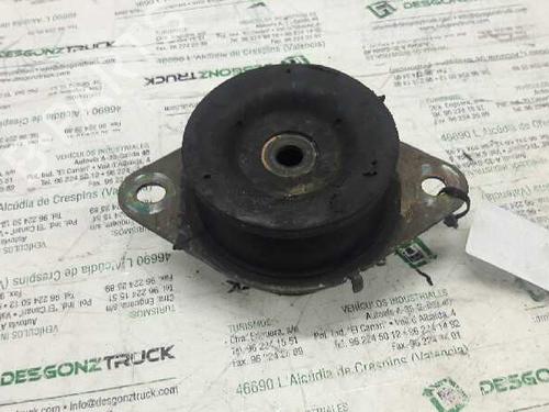 Used Engine mount NISSAN PRIMASTAR Bus (X83) [2001-2025]  21453670