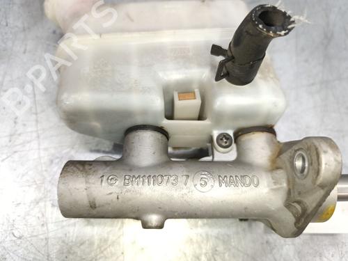 Brake master cylinder HYUNDAI TUCSON (JM) 2.0 CRDi All-wheel Drive | BP28586093M77 