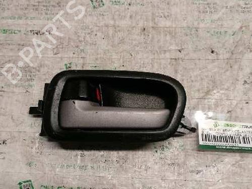Used Front left interior door handle SUZUKI GRAND VITARA II (JT, TE, TD) 1.9 DDiS (JB419WD, JB419XD) (129 hp) 21456209