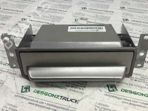 Used Glove box NISSAN X-TRAIL I (T30) [2001-2013]  21452523