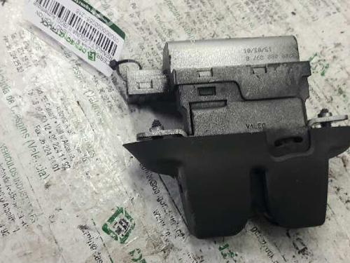 Used Tailgate lock RENAULT LAGUNA II (BG0/1_) [2001-2007]  21448820