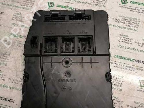 Used Fuse box RENAULT SCÉNIC II (JM0/1_) [2003-2010]  21452938
