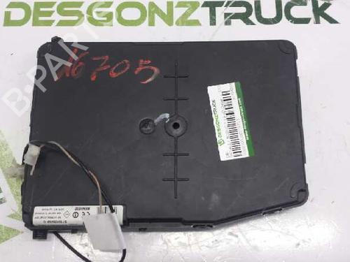 Zekeringkast RENAULT SCÉNIC II (JM0/1_) 1.9 dCi (JM0G, JM12, JM1G, JM2C) (120 hp) 21426053