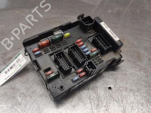 Used Fuse box Fuse box 39225779 39225779