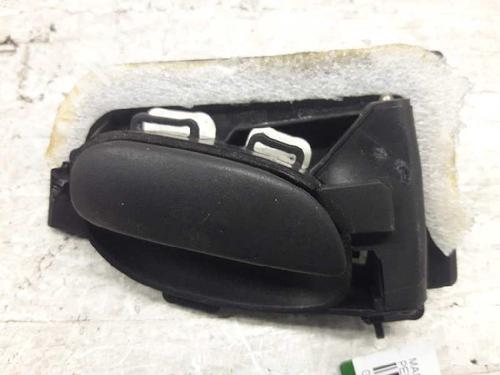 Używane Klamka zewnętrzna drzwi przednich lewych PEUGEOT 206 Hatchback (2A/C) [1998-2012]  21457243