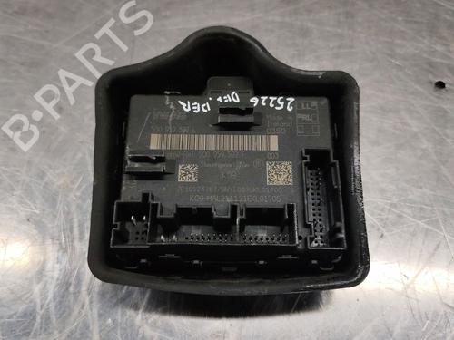 Used Comfort control module AUDI Q3 (F3B) 35 TDI quattro (150 hp) 32843468