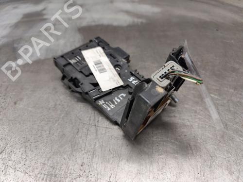 Used Fuse box Fuse box 37607163 37607163