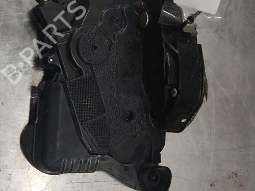 Used Front right lock TOYOTA YARIS (_P13_) 1.4 D (NLP130_, NLP130) (90 hp) 30168605