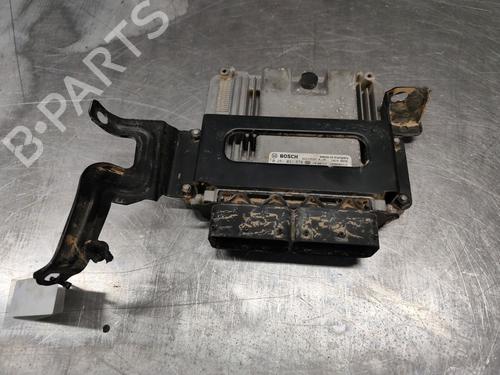 engine-control-unit-ecu-hyundai-i30-gd-2011-35819304 main image