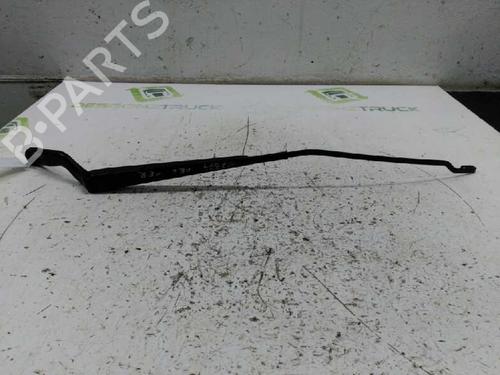 Used Front windshield wiper arm FORD FIESTA V (JH_, JD_) [2001-2014]  21440815