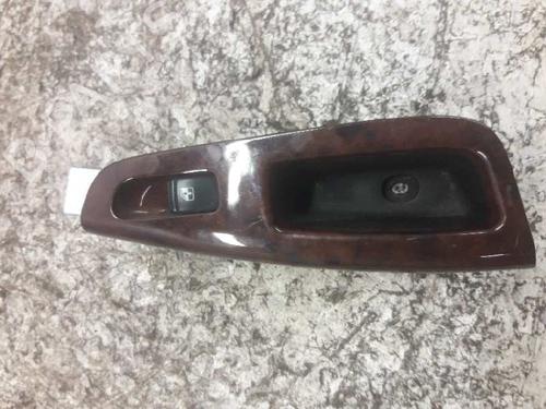 Used Right rear window switch DAEWOO NUBIRA (J100) [1997-2025]  21464276