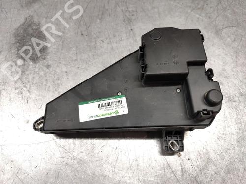 Used Fuse box BMW 5 (E60) 520 d (177 hp) 28729739