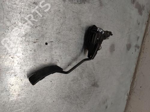 Used Pedal VOLVO S40 I (644) 1.9 DI (115 hp) 22227492