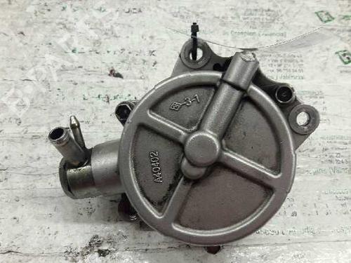 Used Vacuum pump NISSAN ALMERA TINO (V10) [1998-2006]  21454826
