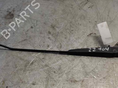 Used Front windshield wiper arm NISSAN PICK UP (D22) [1997-2025]  21400492