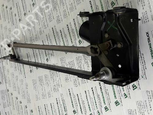 Used Front wiper motor RENAULT TRAFIC Van (T_, P_, V_) [1989-2002]  21447396
