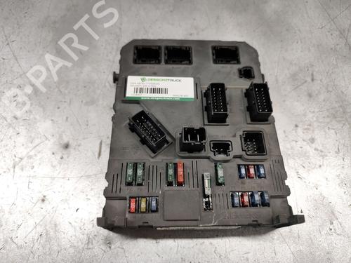 Sikringsdåse PEUGEOT 206 Hatchback (2A/C) [1998-2012]  28818316