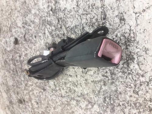 Seat buckle TOYOTA COROLLA Verso (ZER_, ZZE12_, R1_) 1.8 (ZNR11_, ZNR11R) | BP21463121I32