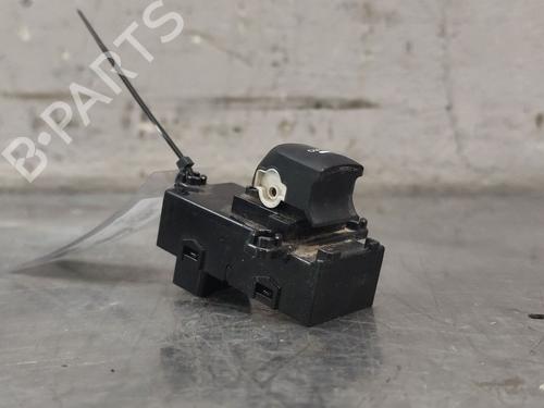 Højre fortil elrude kontakt HYUNDAI i30 (GD) 1.6 CRDi (110 hp) 31147669