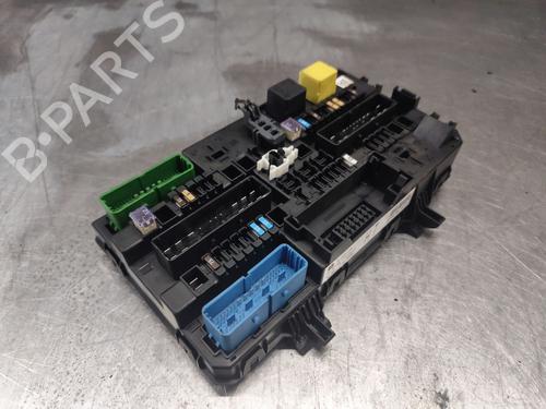 Used Fuse box Fuse box 38037486 38037486