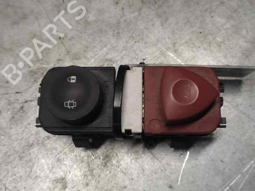 Used Warning switch RENAULT MEGANE II (BM0/1_, CM0/1_) [2001-2012]  21403045