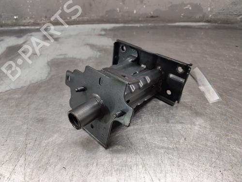 Used Front bumper reinforcement Front bumper reinforcement 35979109 35979109