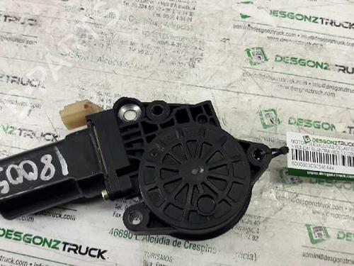 Vindusheismotor venstre foran HYUNDAI ELANTRA III Saloon (XD) 2.0 CRDi (113 hp) 21447666