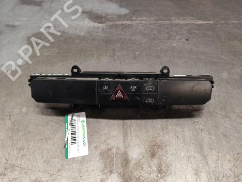 Warning switch VW CRAFTER 30-50 Van (2E_) 2.0 TDI | BP39637001I22 - Image 2