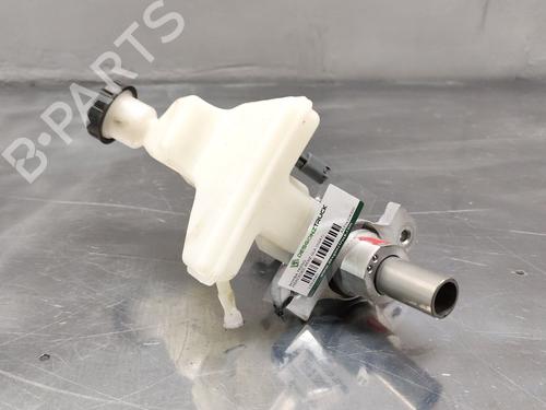 brake-master-cylinder-mercedes-benz-gla-h247-2020-32529660 main image
