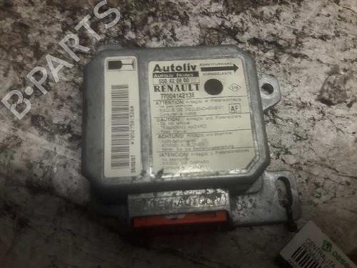 Kollisjonspute styreenhet RENAULT CLIO II (BB_, CB_) 1.2 (BB0A, BB0F, BB10, BB1K, BB28, BB2D, BB2H, CB0A,... (58 hp) 21471239