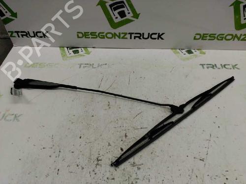 Used Front windshield wiper arm RENAULT TRAFIC Van (T_, P_, V_) [1989-2002]  21429846