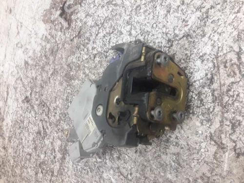 Zamek drzwi tylnych prawych NISSAN MAXIMA / MAXIMA QX V (A33) 3.0 V6 24V 825523Y500 | 6 | PINS