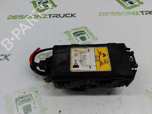 Used Fuse box Fuse box 37152116 37152116