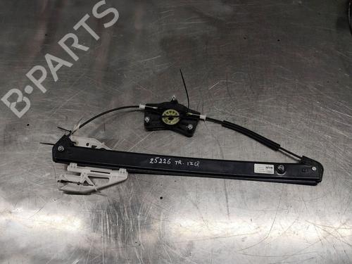 Rudehejsemekanisme venstre bagtil AUDI Q3 (F3B) 35 TDI quattro (150 hp) 32765662