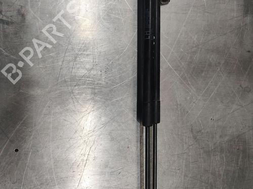 Used Tailgate lift support KIA SPORTAGE IV (QL, QLE) 1.7 CRDi (116 hp) 32844585