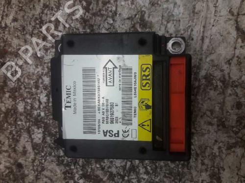 Airbag module CITROËN C3 I (FC_, FN_) 1.4 HDi (68 hp) 21463734