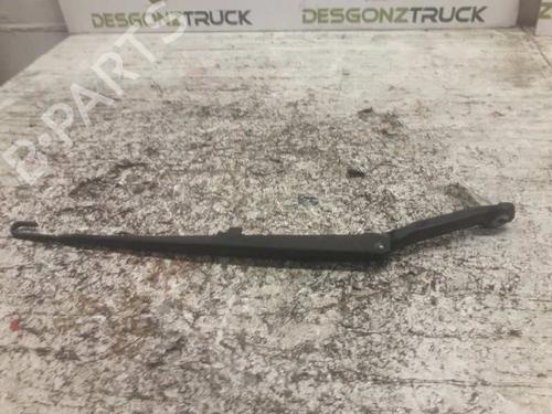 Used Front windshield wiper arm BMW 3 (E46) 320 d (136 hp) 21463395