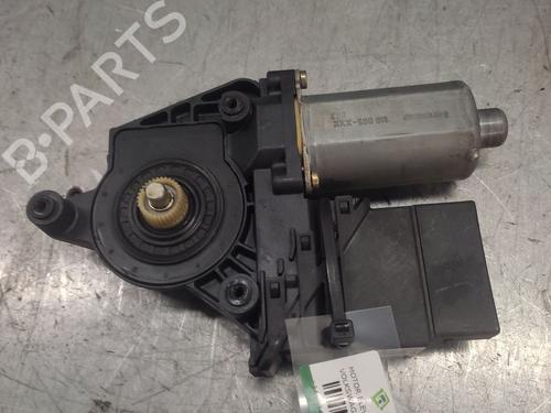 Portierruitmotor linksachter VW PASSAT B5 (3B2) [1996-2001]  22240567